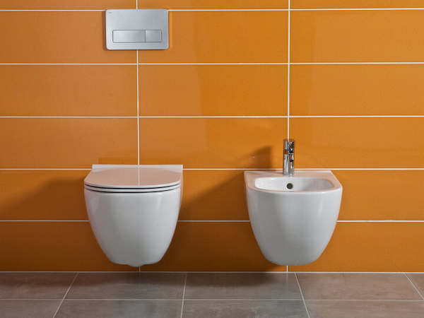 LAUFEN Závěsný klozet, Rimless, horizontální odpad Mio Bílá H8207140000001